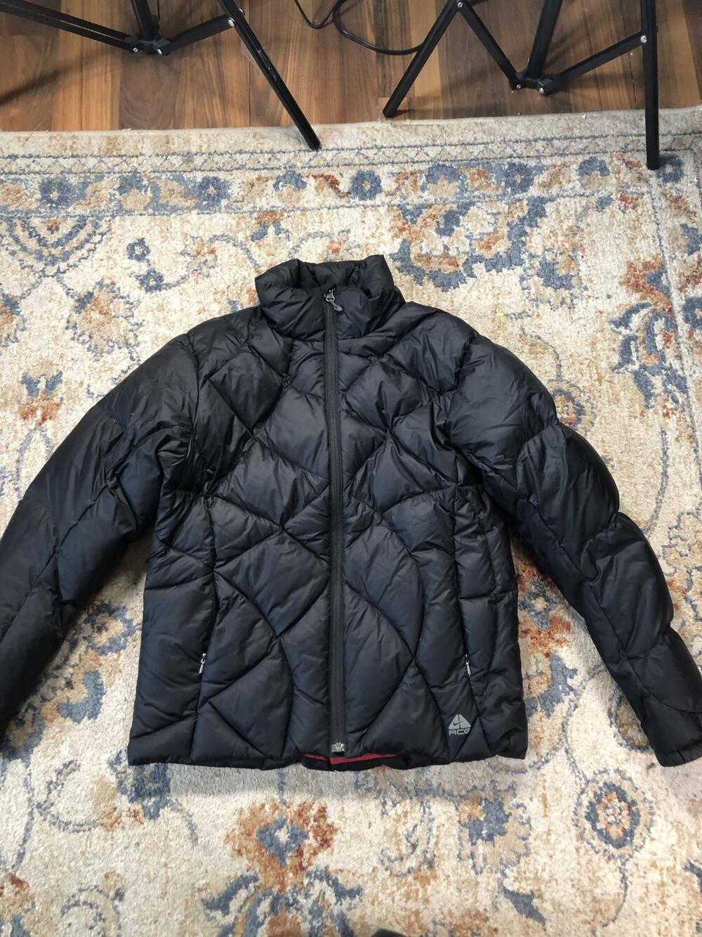 Nike ACG Jacket Womens Medium Black Puffer Quilted Full Zip Insulated Outdoor